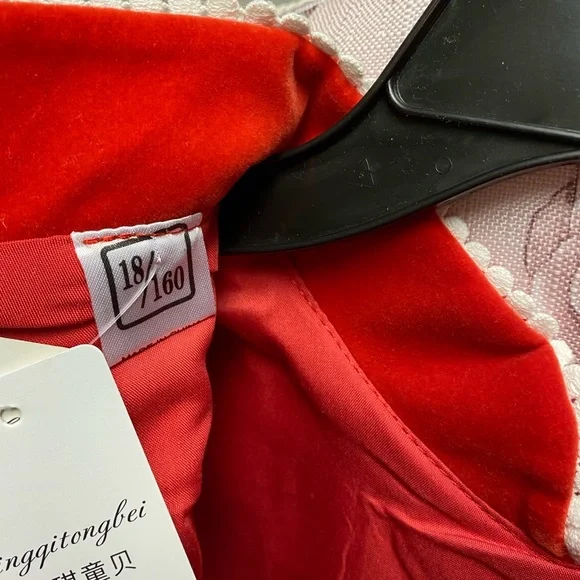 Elegant Red Floral Kids Costume - Picture 4 of 9